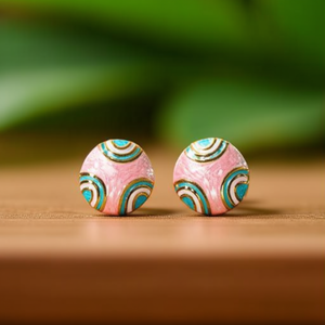 ต่างหูแฟชั่นแบบติดหู สแตนเลสสตีล 316L ชุบทอง PVD ทนทาน ดีไซน์วงกลมสีชมพู - Product Image 3