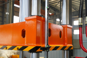 <span class=keywords><strong>Presse</strong></span> <span class=keywords><strong>hydraulique</strong></span> et pièces de panneau automatique poinçonnage matrice progressive en acier au carbone <span class=keywords><strong>presse</strong></span> <span class=keywords><strong>hydraulique</strong></span> à quatre colonnes électrique 300 40 Servo - Product Image 4