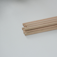 Le fabricant fournit des bâtons en bois de hêtre naturel ronds pour la fabrication de clous en bois personnalisés, bâtons en hêtre dur.