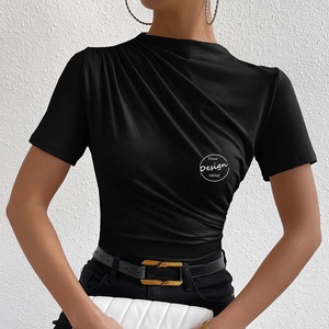 Camiseta plisada ajustada para mujer con cuello alto Nuevas camisetas plisadas de viajero al por mayor para el diseño impreso de verano - Product Image 6