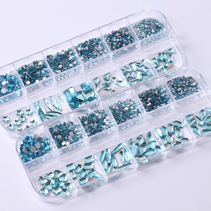 Nuevos 12 Rejillas de Cristales de Vidrio Planos y Irregulares para Uñas, Decoración de Diamantes para Uñas Hechos de Plástico - Product Image 4