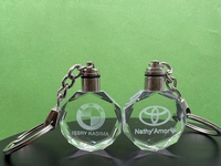 Porte-clés logo vierge cristal avec logo personnalisé Porte-clés logo voiture 3d gravé au laser lumière LED clignotante