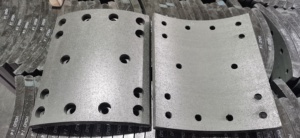 Forro de Freno para Camión Faw 19782 14HOLE WG9231342068/9, Forro de Freno para Faw Rr Shino 19245 con Remache - Product Image 2