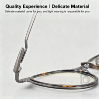 Nouveauté Lunettes rétro en titane pur Déstockage Lunettes en titane de haute qualité Assortiment de montures de lunettes en titane