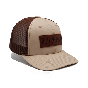 Camel Leather Patch Trucker Hat Custom 112 Brand Style Brown Back Mesh Sport Cap con hebilla a presión de plástico - Product Image 4