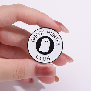 Venta al por mayor <span class=keywords><strong>de</strong></span> alfileres esmaltados <span class=keywords><strong>de</strong></span> Ghost Hunter Club únicos, insignias <span class=keywords><strong>de</strong></span> solapa <span class=keywords><strong>de</strong></span> Metal pintado para sombreros, ropa, joyería, gran regalo para amigos - Product Image 2
