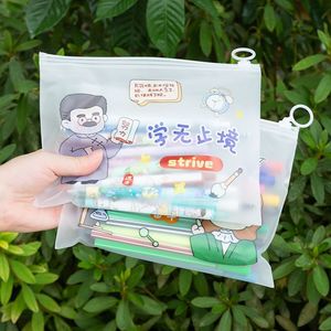 Bolsa de documentos con diseño de celebridades de dibujos animados, organizador de almacenamiento de papelería para estudiantes, transparente, con cremallera, A5, PVC - Product Image 1