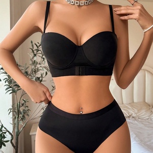 Ensemble Soutien-Gorge à Armatures et Culotte Deux Pièces <span class=keywords><strong>Noir</strong></span> Élégant pour <span class=keywords><strong>Femme</strong></span> - Product Image 1