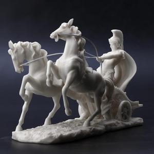 Poliresina Centurión romano de 11 pulgadas en dos caballos Carro Estatua Resina Mármol Acabado blanco Escultura - Product Image 2