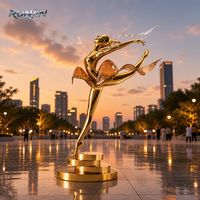 Sculpture de ballerine en acier inoxydable miroir plaqué or, ballerine sautante, pour place extérieure, monument romantique, fabrication sur mesure