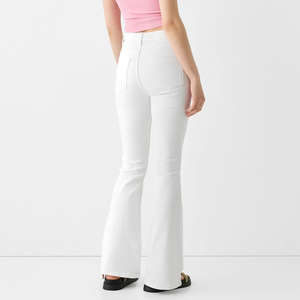 OEM Custom Logo donna <span class=keywords><strong>pantaloni</strong></span> in Denim <span class=keywords><strong>Flare</strong></span> taglio stivale a vita alta bianco traspirante tinta unita rivetto per abbigliamento Casual autunno estate - Product Image 2