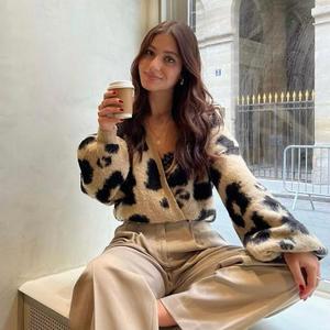 Knitwear Supplier China Animal <strong>Wrap</strong> Cardigan <strong>Jumper</strong> 2026 Custom Crewneck Jacquard Leopard Print Sweater Women - Product Image 1