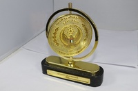 Souvenirs des EAU de haute qualité conception personnalisée trophée et médaille en métal cristal vierge