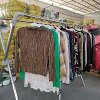 W03 Pemasok Terbaik Standar Tinggi Pakaian Wanita Bekas Modis Kemeja & Kaos Lengan Panjang Gaya Campuran Stok Musim Dingin