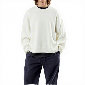 Pull en maille blanc crème à col rond pour homme, coupe décontractée, doux, à manches longues, décontracté, personnalisable, vente en gros de vêtements - Product Image 1