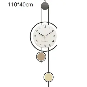 Настенные часы с металлическим каркасом