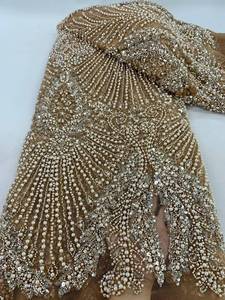 Tissu en dentelle rayée populaire, écologique, de luxe, rouge, avec broderie de fleurs 3D, de sequins et de perles tubulaires, pour la confection de robes de mariée et la décoration DIY - Product Image 6