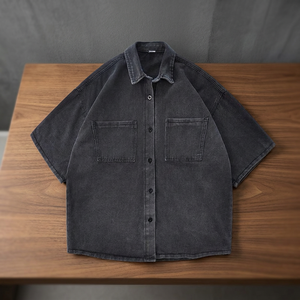 Camisa de mezclilla negra lavada para hombre, manga corta, informal, con botones y cuello vuelto. - Product Image 4