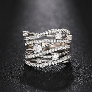 Q327 แหวนเพชรทองคำขาวสำหรับผู้หญิง แหวนหมั้นเพชรทรงกลมธรรมชาติสี D สำหรับเธอ - Product Image 6