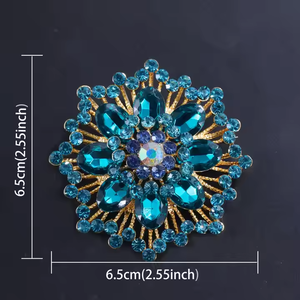 Broche de diseñador de lujo personalizado para mujeres niños perla diamantes de imitación mariposa cristal Rosa corona para bodas hecho de aleación - Product Image 2