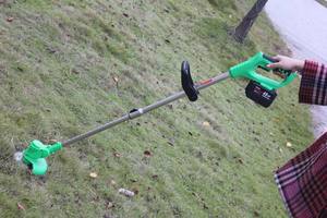 Desbrozadora eléctrica inalámbrica, cortador de césped con batería de litio, con empuje manual ligero, novedad de 2021 - Product Image 2