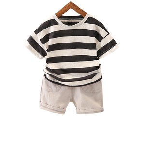 Conjunto de Ropa Infantil de Diseño Simple, Traje Negro para Niños, Trajes Elegantes de 2 Piezas con Rayas - Product Image 1