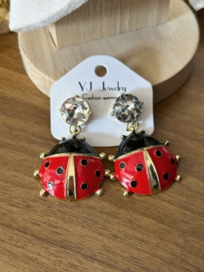 Elegante bella serie di insetti coccinella <span class=keywords><strong>orecchini</strong></span> squisita moda piccoli animali tema accessori per gioielli per feste regali quotidiani - Product Image 3