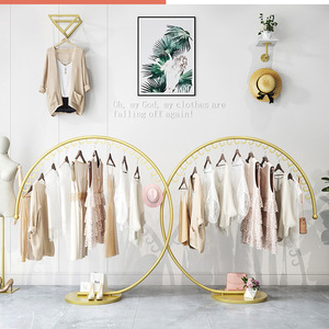 Appendiabiti Semplice in Ferro in Stile Europeo, Espositore da Terra in Metallo per Negozi o Appartamenti - Product Image 6