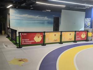 مقهى حاجز حامل شعارات نظام مع وظيفة الإعلان كامل اللون مخصص لافتات - Product Image 6