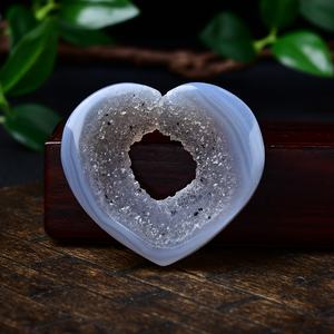 Cœurs en agate bleue géode, figurines en cristal naturel de qualité supérieure, très demandés, pour cadeaux de mariage et cadeaux de fêtes - Product Image 4