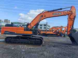 รถขุดดินมือสอง DOOSAN รุ่นปี 2023 ขนาด 22.5 ตัน ความจุบุ้งกี๋ 1.5 เมตร นำเข้าจากเกาหลี พร้อม EPA CE เหมาะสำหรับงานเกษตรกรรมและการขุดดิน - Product Image 2