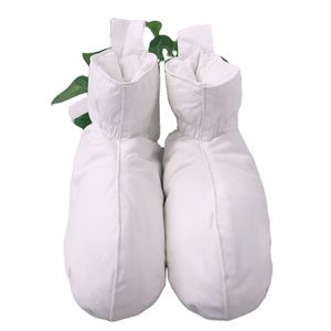 Morbidi e caldi stivali da interno pantofole per uomo e donna leggero per il Design invernale e autunnale piuma - Product Image 1