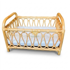 Lit bébé en rotin naturel pour chambre à coucher Lit pour enfants écologique avec coussin doux Design personnalisé Prix abordable - Product Image 1