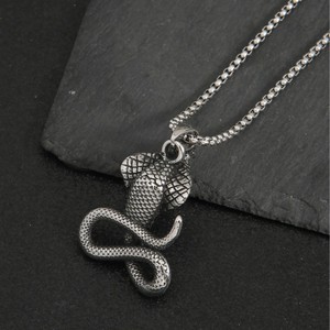 Yunnique Cobra King Collar con colgante de acero inoxidable para hombre, estilo Hip Hop, forma de animal, joyería de moda - Product Image 3