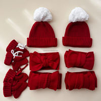 3pcs Big Pompom Knit Beanie Chunky Stitch Bonnet en coton pour nouveau-nés avec chaussettes assorties Heirloom Handmade Hat Toddler Headwear Set