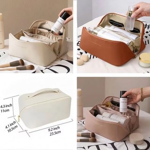 Bolsa de Aseo de Viaje de PU, Fábrica BSCI, Bolsa de Cosméticos de Cuero Vegano para Mujer, Impresión Digital Premium Personalizada de Fábrica, Cosméticos y Maquillaje - Product Image 4