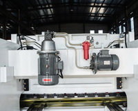 Presse plieuse hydraulique CNC entièrement automatique 130T-250T pour aluminium, avec boîtier Delem KT15 AC et Schneider Electric Carbon