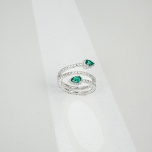 Bague délicate en argent 925 avec émeraude créée en laboratoire - Product Image 3