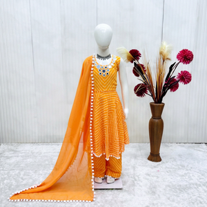 Ensemble indien pakistanais imprimé numérique orange avec dupatta pour femme, style traditionnel, longueur cheville, en polyester, idéal pour Diwali et l'été - Product Image 1