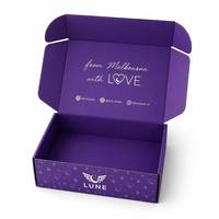 Boîte d'emballage pour vêtements en carton ondulé noir mat haut de gamme, personnalisée avec logo, pour l'expédition de vêtements DTC