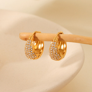 Venta caliente 18K oro Acero inoxidable <span class=keywords><strong>Punky</strong></span> Rhinestone blanco diamante grueso hipoalergénico Huggie pendientes de aro para niñas - Product Image 3