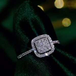 Bague de fiançailles en or blanc 18 carats avec diamant naturel de 0,35 ct de forme carrée, bijoux fins sur mesure, vente en gros Xinfly - Product Image 2