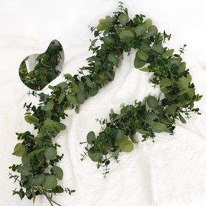 Vente chaude de feuilles artificielles en rotin d'eucalyptus, fausse verdure, vigne, guirlande d'eucalyptus pour mariage - Product Image 3
