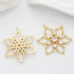 14K Oro Placcato In Ottone Intarsiato Zircone <span class=keywords><strong>Fiocco</strong></span> <span class=keywords><strong>di</strong></span> <span class=keywords><strong>Neve</strong></span> <span class=keywords><strong>di</strong></span> Fascino per le Ragazze - Product Image 3