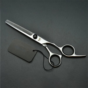 <span class=keywords><strong>Forbici</strong></span> da Barbiere Giapponesi da 6 Pollici Strumenti Professionali <span class=keywords><strong>per</strong></span> Acconciature <span class=keywords><strong>Forbici</strong></span> <span class=keywords><strong>per</strong></span> Sfoltire e Tagliare <span class=keywords><strong>per</strong></span> Salone da Barbiere - Product Image 4