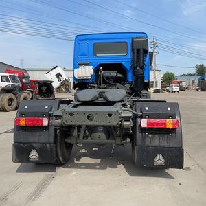 SINOTRUK HOWO 4*2 Cabeza Tractora 251 - 350HP Euro2 Camión Tractor <span class=keywords><strong>de</strong></span> Servicio Pesado para Transporte <span class=keywords><strong>de</strong></span> Semirremolques - Product Image 5