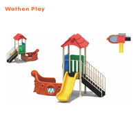Nouvel ensemble toboggan et balançoire d'extérieur en acier et métal avec éléments en plastique, design 2026, pour équipement de terrain de jeu scolaire et de maternelle