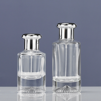 Flacon pulvérisateur vide unique 30ml 50ml, flacon de parfum en verre de luxe personnalisé, nouveau design carré, fond épais, avec bouchon pulvérisateur