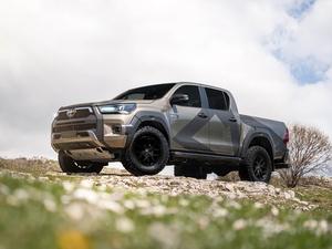 Auto Usado de Japón, Toyota <span class=keywords><strong>Hilux</strong></span> <span class=keywords><strong>2022</strong></span> Arctic Trucks AT33, Cuatro Puertas, Cinco Asientos, Doble Cabina, Diésel, 4x4, <span class=keywords><strong>Camioneta</strong></span> a <span class=keywords><strong>Precio</strong></span> Económico - Product Image 2
