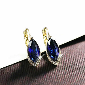 Pendientes elegantes chapados en oro con piedras preciosas azules en forma de gota de agua para mujer, joyería de fiesta, relleno de oro de 18 quilates - Product Image 4